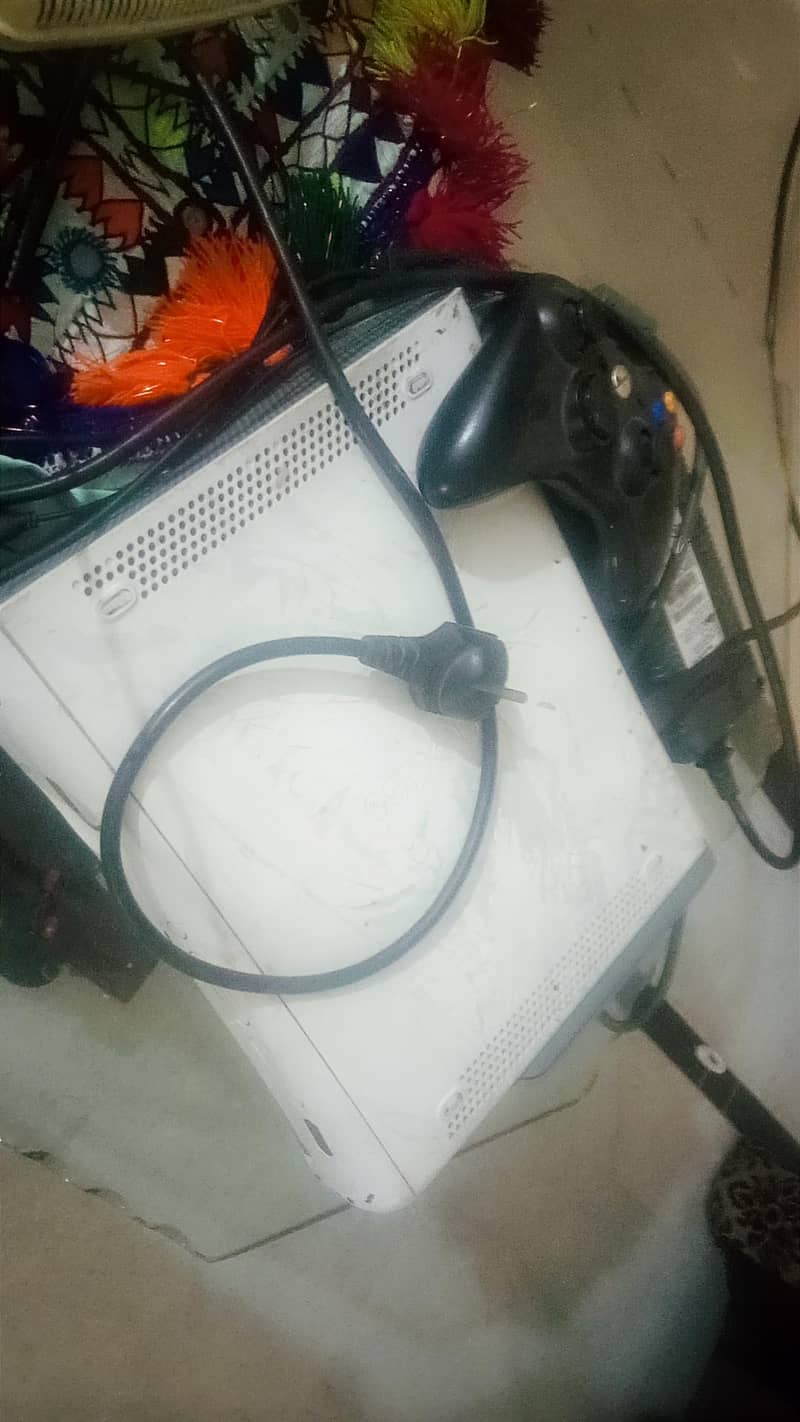 Xbox for sell Xbox processer faulty not working with one controller 2