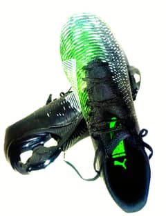 Puma Future Z (studs) football shoes . EU size 44.5 UK size 10