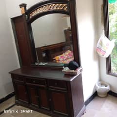dressing  mirror