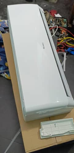 Gree AC 1 ton Inverter PITH 11W