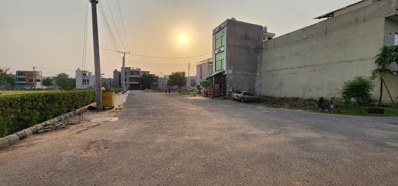 5 Marla Plot for Sale in J1 Block 3