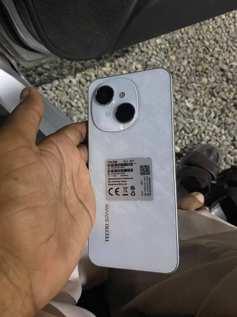 Tecno spark go 1 ram4+2 memory 128 4