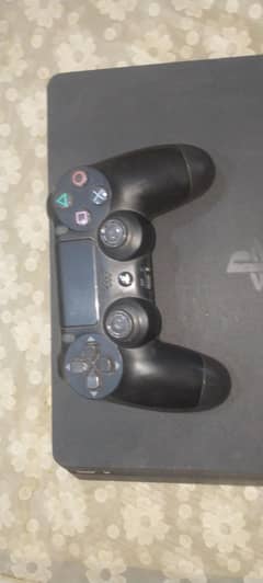 Play station 4 (1 Terabyte)