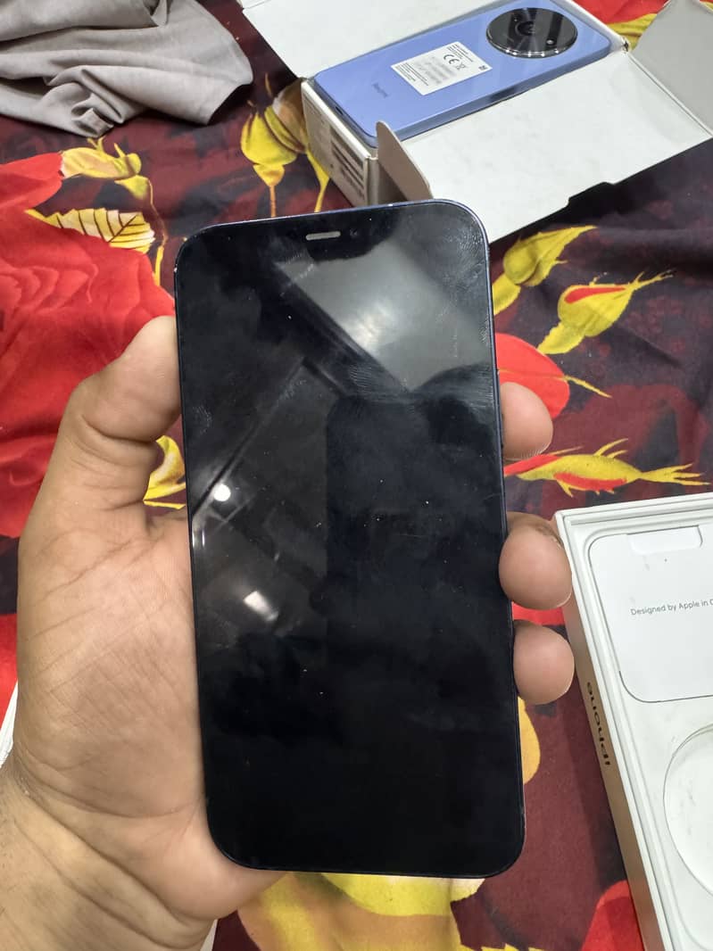 iPhone 12 85bh 10/10 condition with box and led factory unlock non pta 6