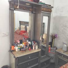 Dressing table just like new