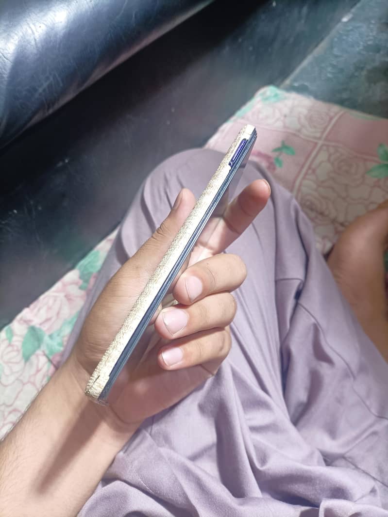 vivo s1 pro 4/128 PTA approved 10/7 condition 2