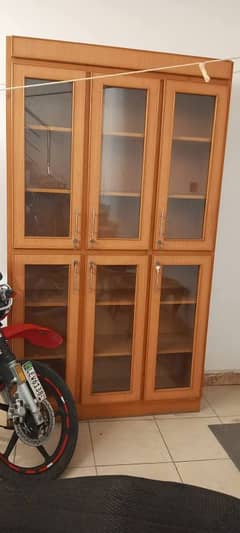 showcase/cabinet/book