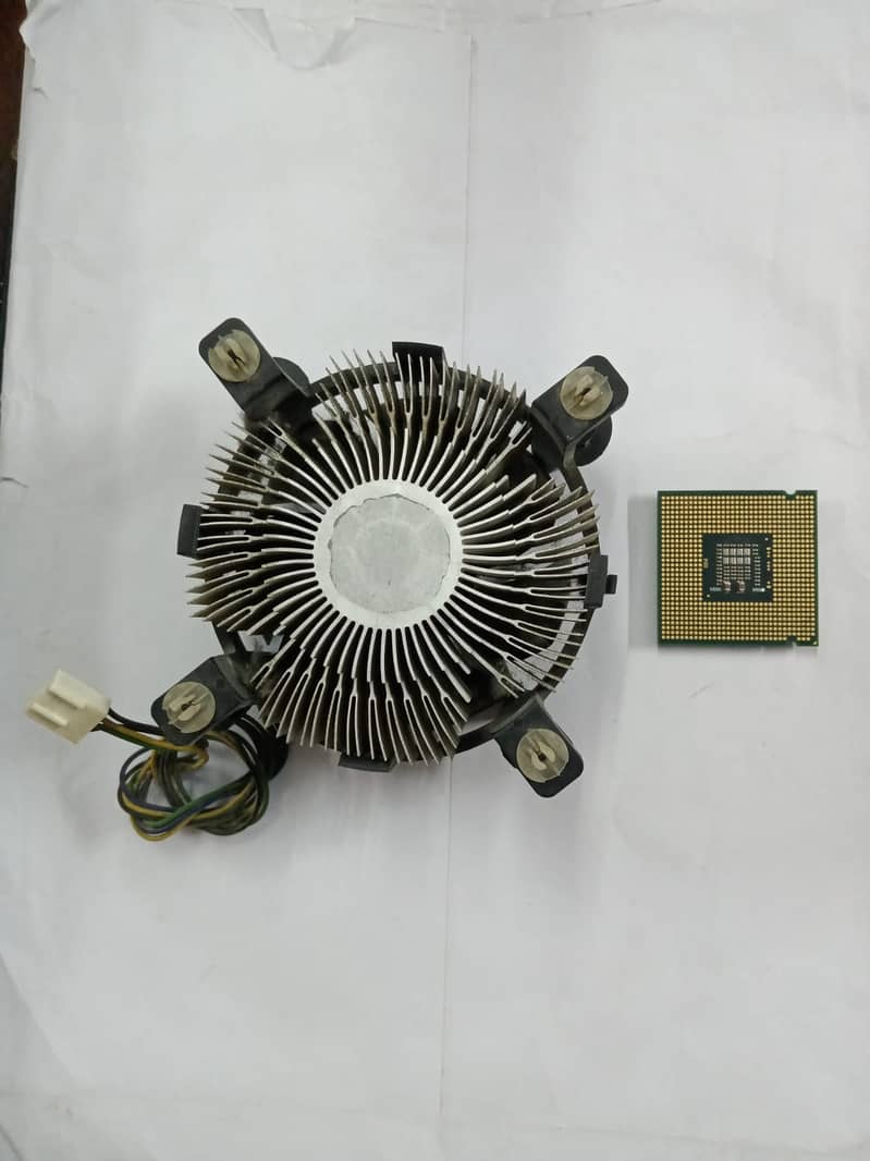 Intel Dual Core Processor E5400 + Heatsink + 1GB DDR2 RAM 800MHZ 1