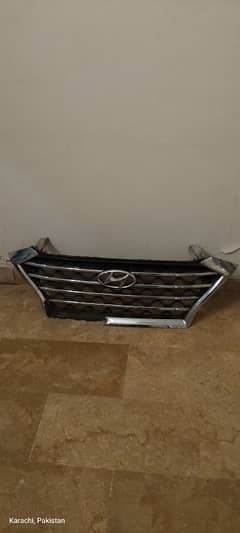 Hyundai Tucson front grill