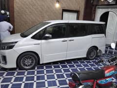 toyota Voxy Zs