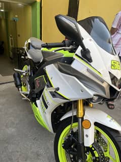 Yamaha R1M 400cc