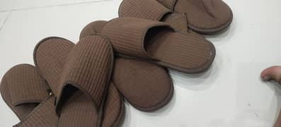 A SET OF 4  SLIPPER SOCKS