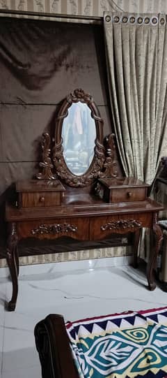 Dressing table