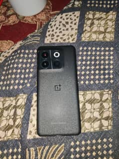 ONEPLUS 10T FOR SALE 65K NON PTA 10/9 CONDITION 03287433819 whats app
