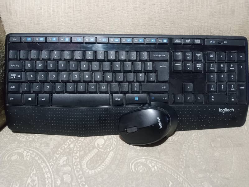 Logitech wireless keyboard & mouse 0