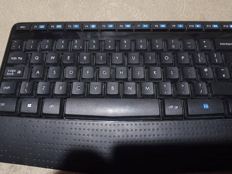 Logitech wireless keyboard & mouse 2