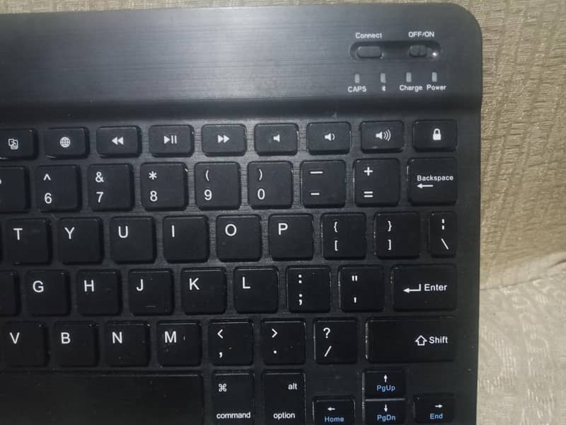 Logitech wireless keyboard & mouse 9