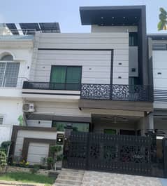 5 MARLA HOUSE FOR SALE IN VALENCIA TOWN LAHORE