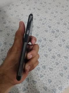 iPhone se22 64jv
