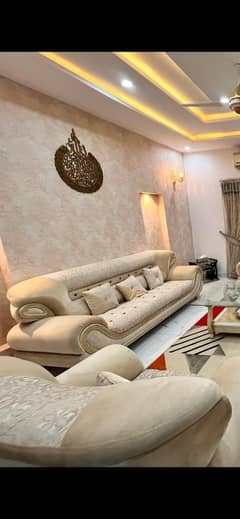 7 seater cearm coloured  sofa set  in great condition