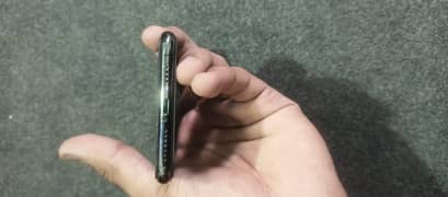 iphone xs max read description