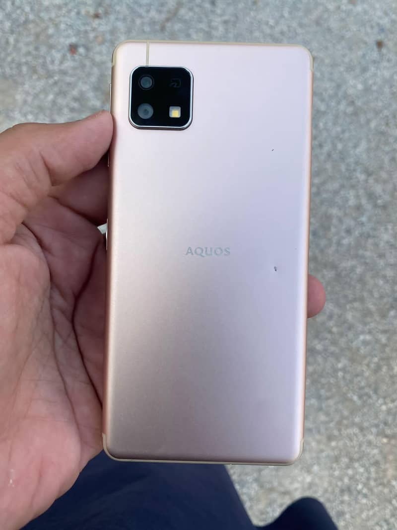 SHARP AQUOS SENSE 4 BASIC 0