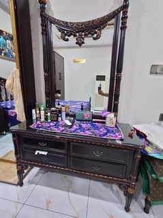 bed with side table dressing stool