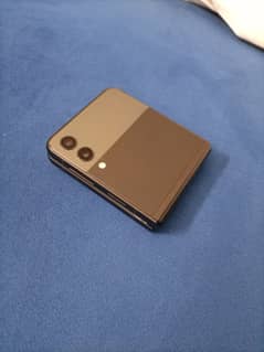 Samsung Mobile Z Flip 3 – Non PTA