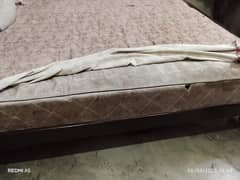 only bed side table Nahi hay mettres bhi hay spring wala 9 inch Ka