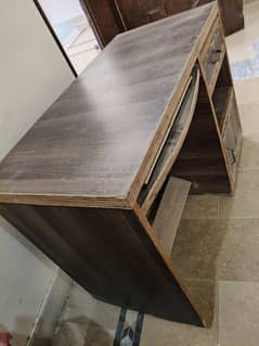Computer Table For sale