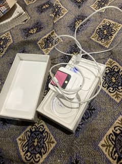 I phone se with box and charger non pta water resistence