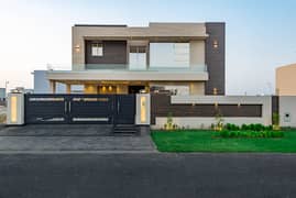 D H A Lahore 1 Kanal Semi Furnished Stylish Design House With 100% Original Pics Available For Rent