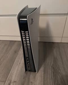 Ps5 slim disk with 2 original controllers - excellent condition