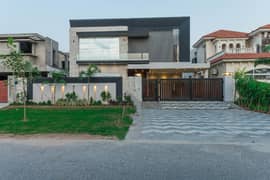 D H A Lahore 1 Kanal Mazhar Munir Design House Available For Rent 100% Original Pictures