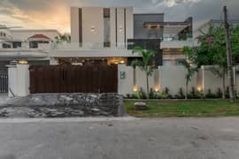 D H A Lahore 1 Kanal Mazher Munir Design House Fully Furnished With Full Basement With 100% Original Pics Available For Rent