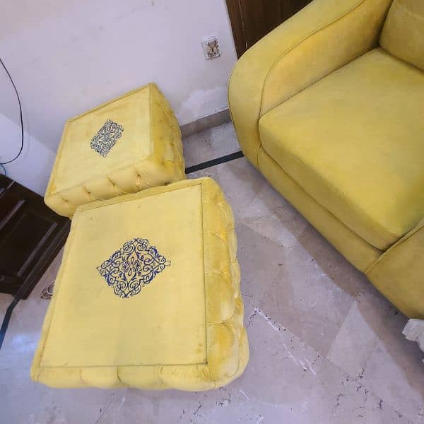Sofa 6 Seater with 2 side table and 1 center table 9