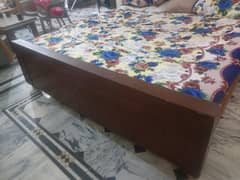 bed and side tables