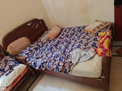 queen size bed with mattress