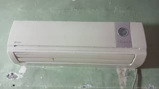 1 ton gree non inverter