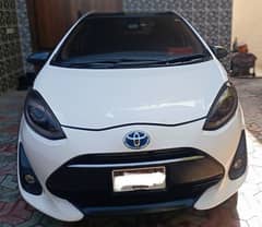 Toyota Aqua 2017 low mileage only 10k kms driven in Karachi