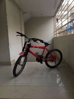 Red Shamano Gear Cycle