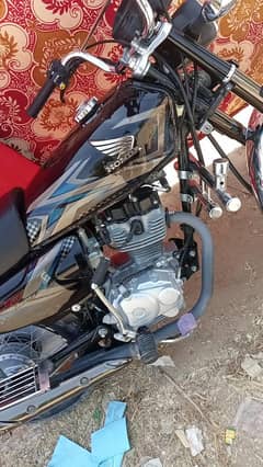 totally ok koi Kam nai he 2025 model 3month ki he