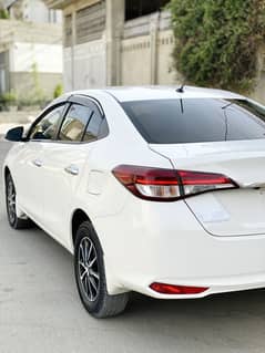 Yaris ativ X 1.5 full option 2021