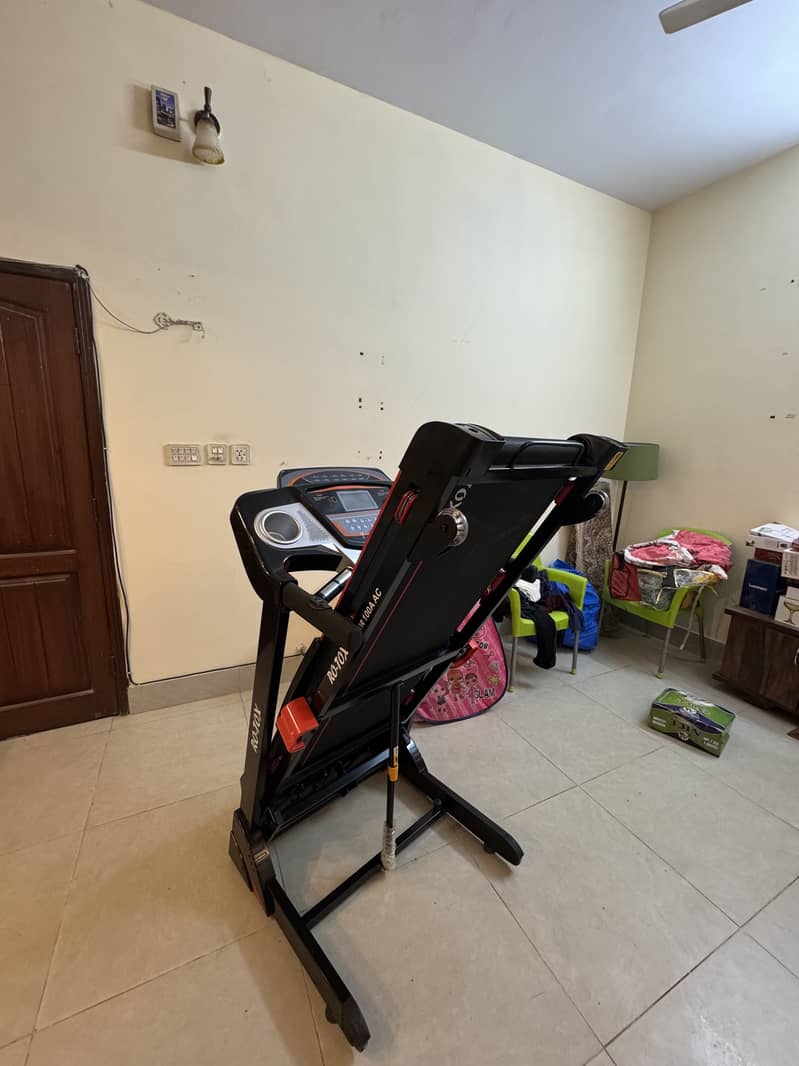 Treadmill in immaculate condition 3