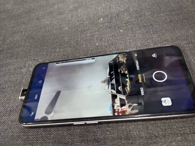 oppo Reno z2 8 GB ram 256 memory All ok All working but sensor khrab h 3