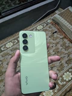 Vivo y100