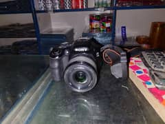 Sony Alpha 3500 Mirrorless HD camera 18-55 lens 9/10