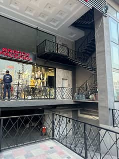 2800 Sq. ft 1st Floor At Very Prime Location Main Boulevard Kohinoor Jaranwala Road
