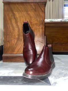 dark brown chelsea boots