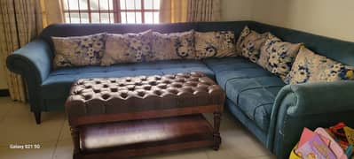 Sofa + middle table